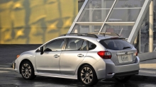 Серебристый Subaru Impreza
